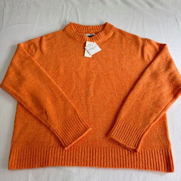AMERICAN EAGLE Whoa So Soft NWT Orange Crew Neck Pullover Sweater - Picture 2 of 7